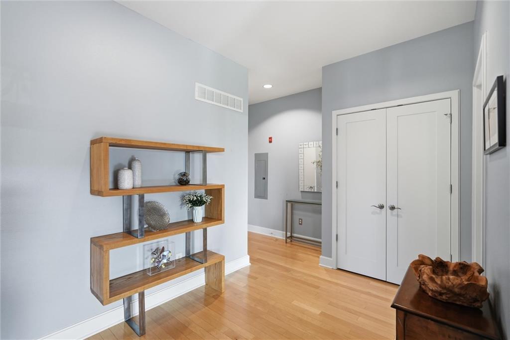 4521 Wornall Road, Unit 211 Kansas City, MO 64111 - Photo 7 of 41