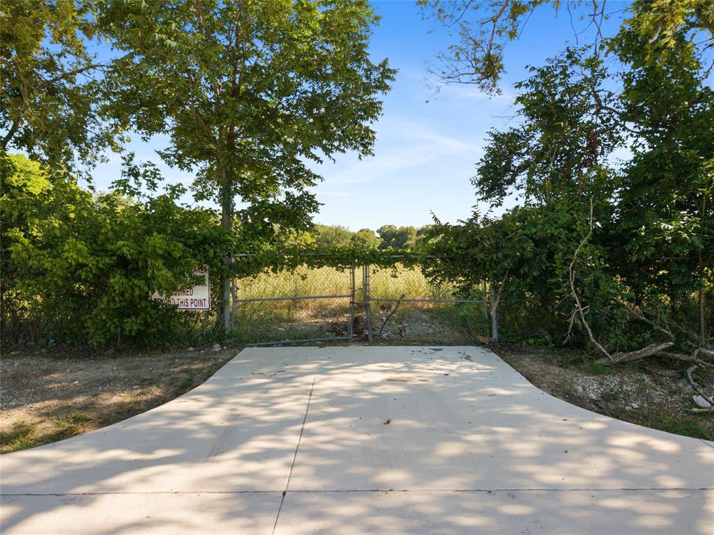 Tbd Sam Bass Road Willow Park, TX 76087 - Photo 12 of 12 a view of a backyard of a house
