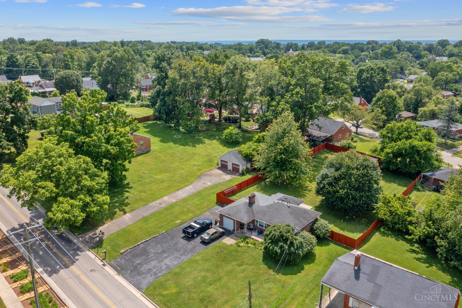10561 Plainfield Road Cincinnati, OH 45241 - Photo 8 of 20