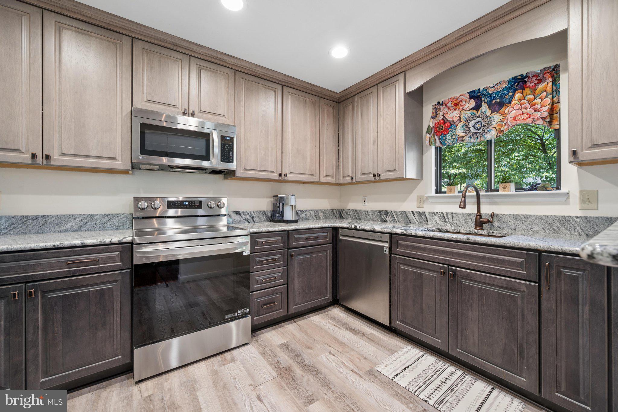 7004 Fox Chase Road New Market, MD 21774 - Photo 15 of 73 Kitchen
