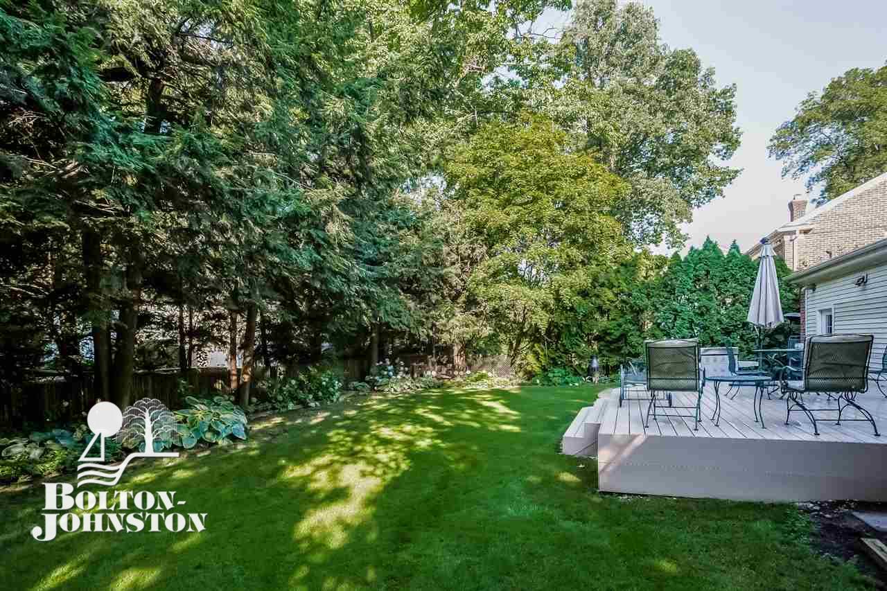 277 Touraine Road Grosse Pointe, MI 48236 - Photo 40 of 48 31383075-39.JPG