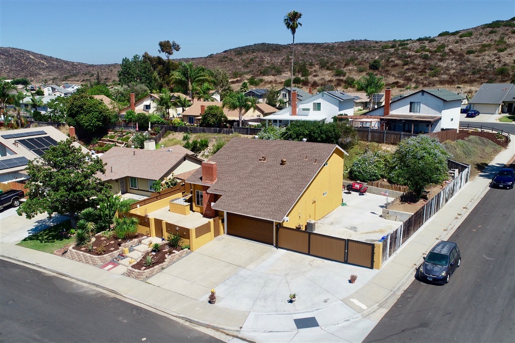2305 Doubletree Road Spring Valley, CA 91978 - Photo 20 of 22 Side yard with gate, perfect for RV or to park your toys!