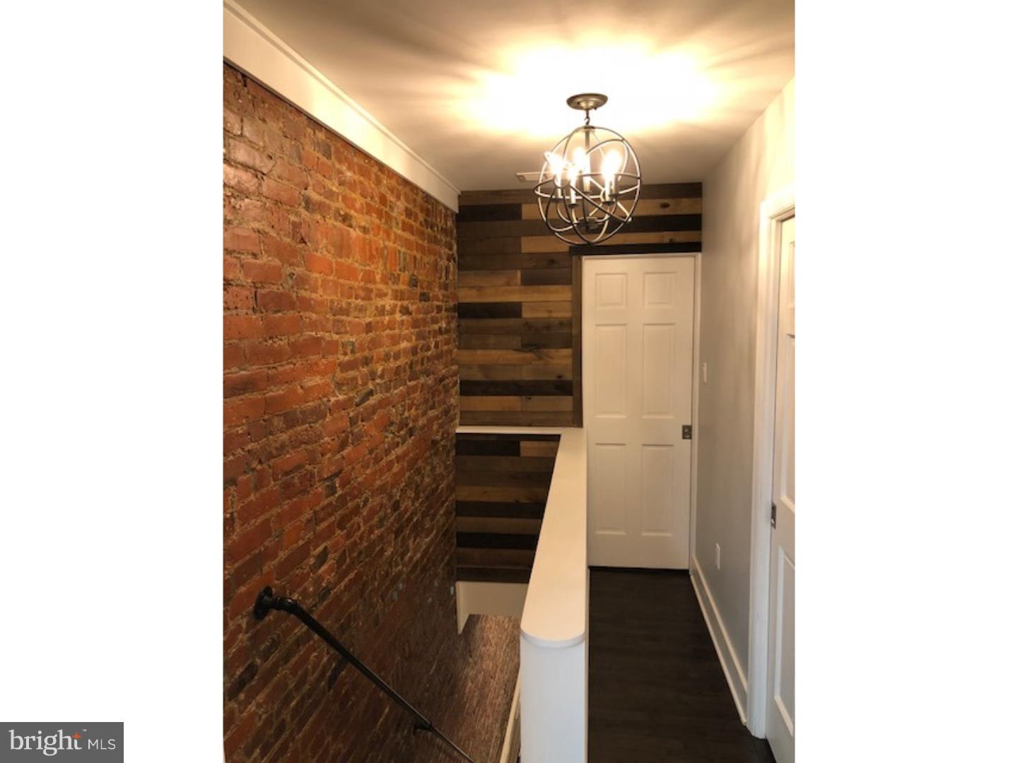 359 Tree Street Philadelphia, PA 19148 - Photo 18 of 24 Hallway