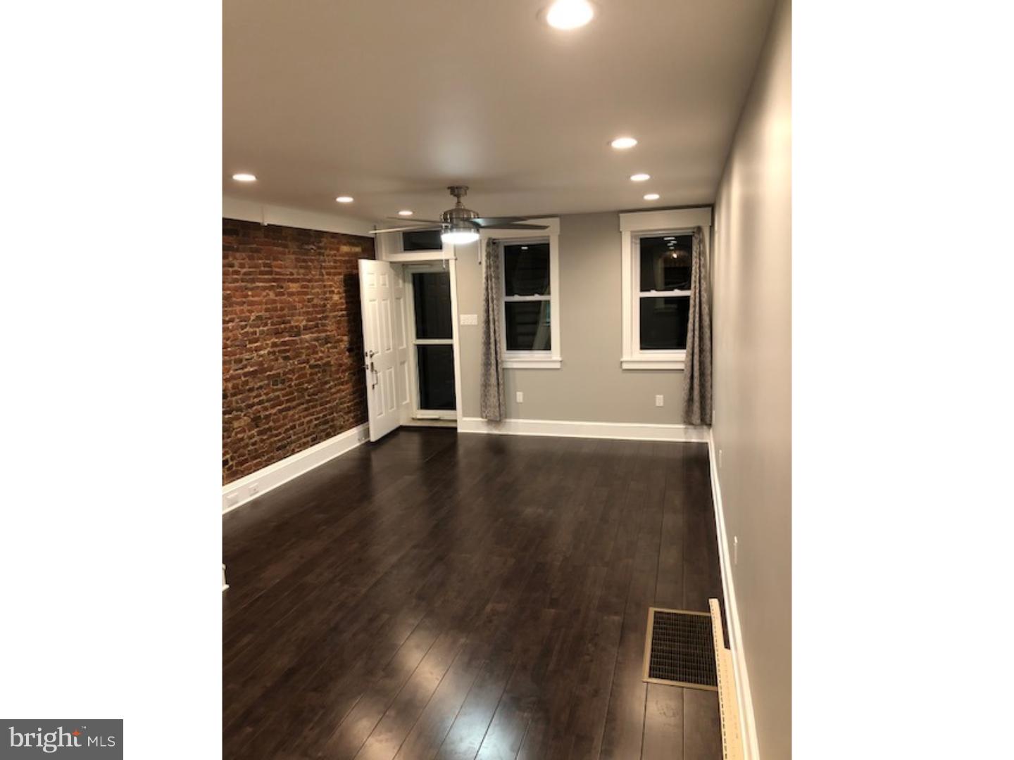 359 Tree Street Philadelphia, PA 19148 - Photo 6 of 24 Living Room
