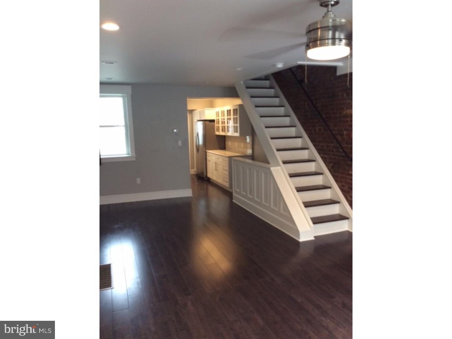 359 Tree Street Philadelphia, PA 19148 - Photo 7 of 24 Living Room