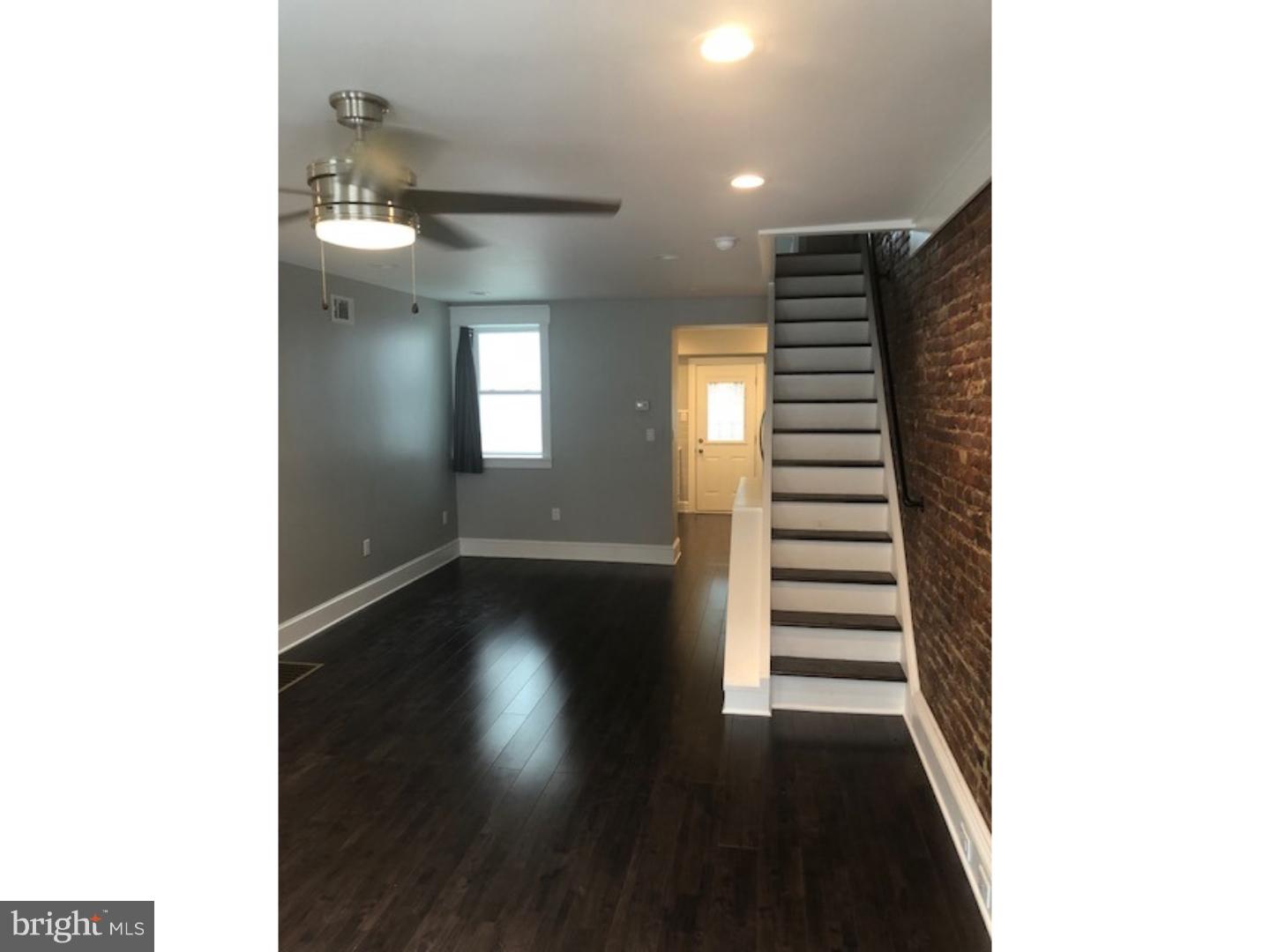 359 Tree Street Philadelphia, PA 19148 - Photo 9 of 24 Living Room