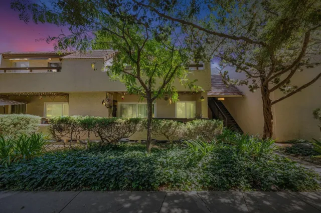 an empty room with an entryway