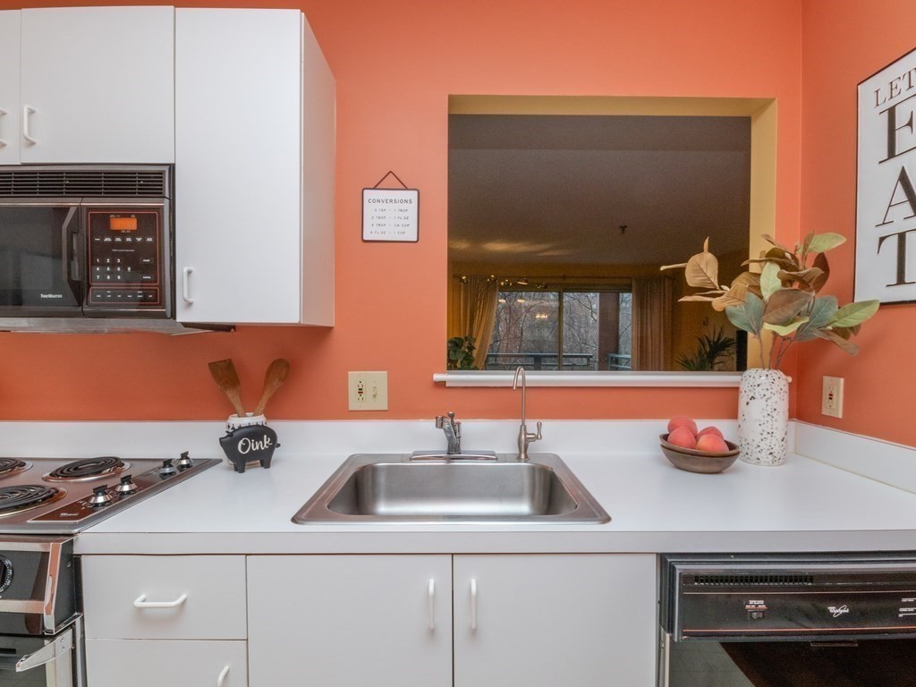269 Cambridge Road, Unit 304 Woburn, MA 01801 - Photo 17 of 37 Gallery Image 17