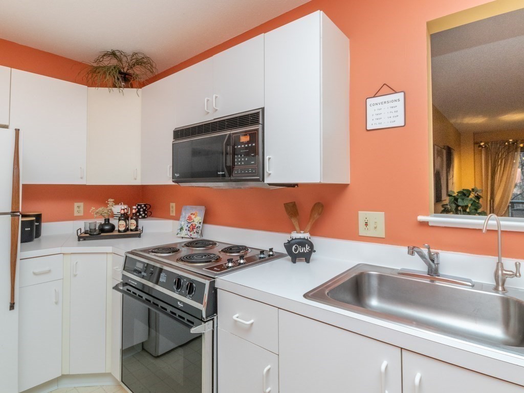 269 Cambridge Road, Unit 304 Woburn, MA 01801 - Photo 18 of 37 Gallery Image 18