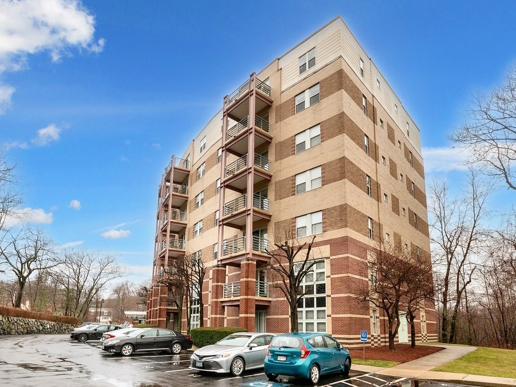 269 Cambridge Road, Unit 304 Woburn, MA 01801 - Photo 5 of 37 Gallery Image 5