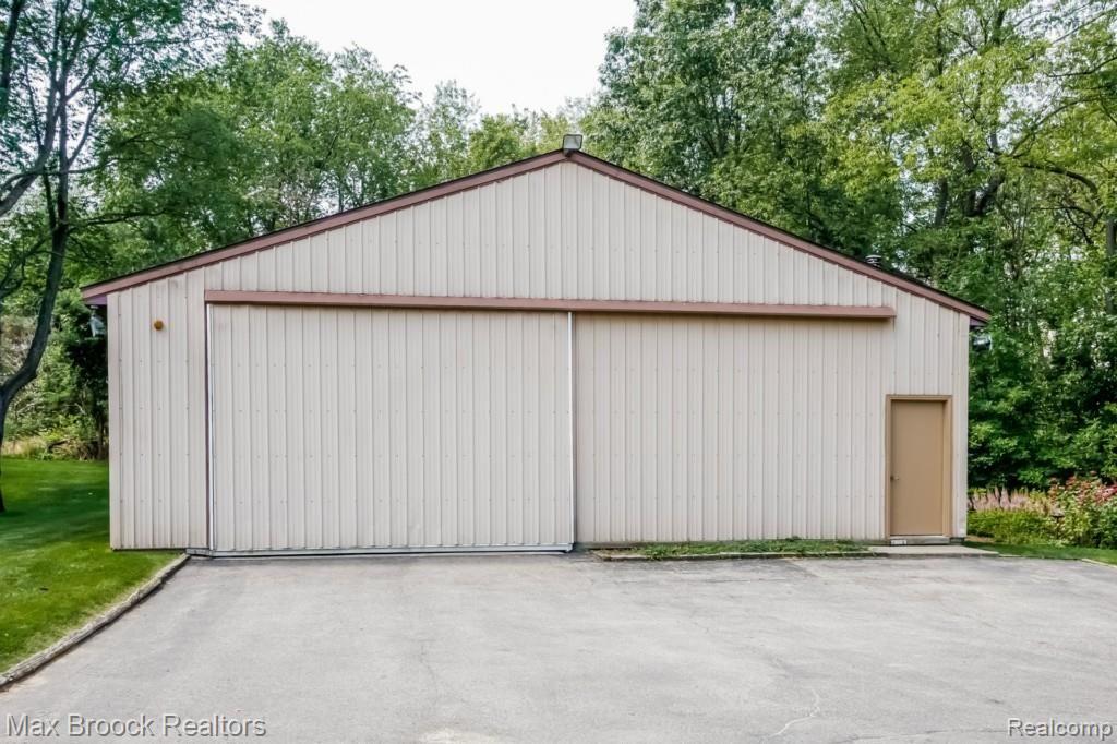 9701 Davisburg Road Clarkston, MI 48348 - Photo 41 of 42