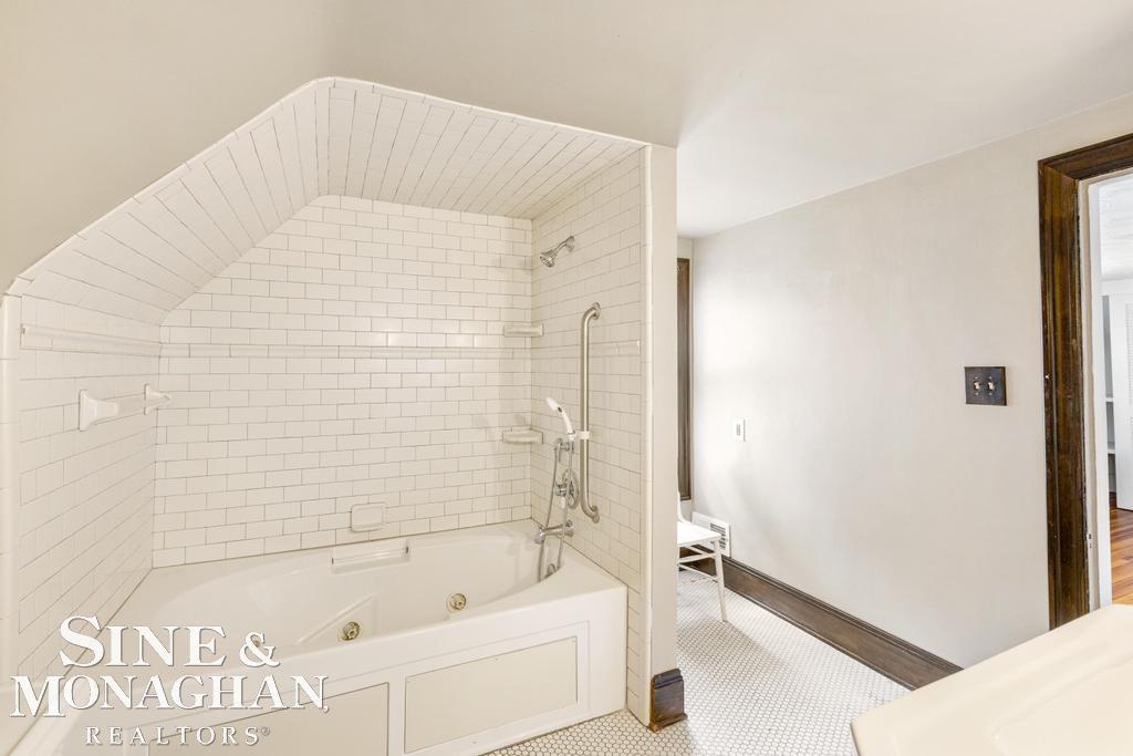 127 Muir Road Grosse Pointe Farms, MI 48236 - Photo 25 of 50