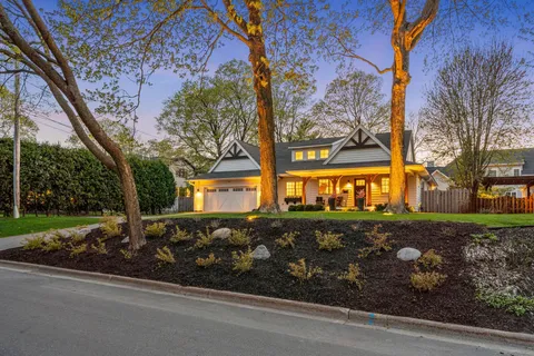 $2,250,000 | 225 Broadway Avenue North, Wayzata, MN 55391