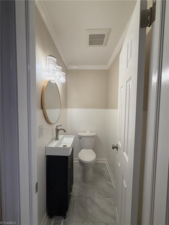 2701 Tudor Road Winston-Salem, NC 27106 - Photo 13 of 29 Half Bathroom