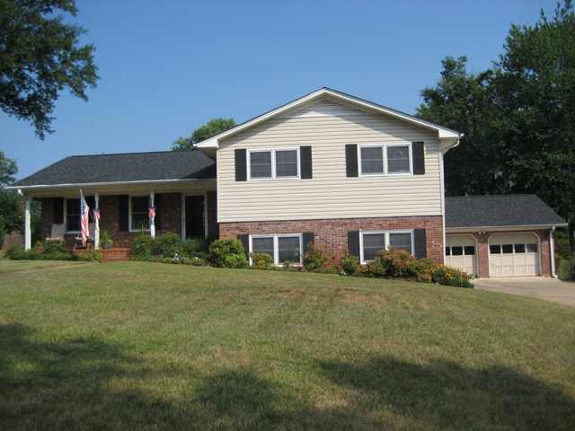 401 Del Norte Road Greenville, SC 29615 - Photo 1 of 21 Gallery Image 1