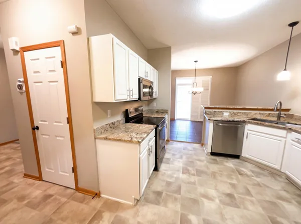 $295,000 | 17005 78th Place North, Maple Grove, MN 55311