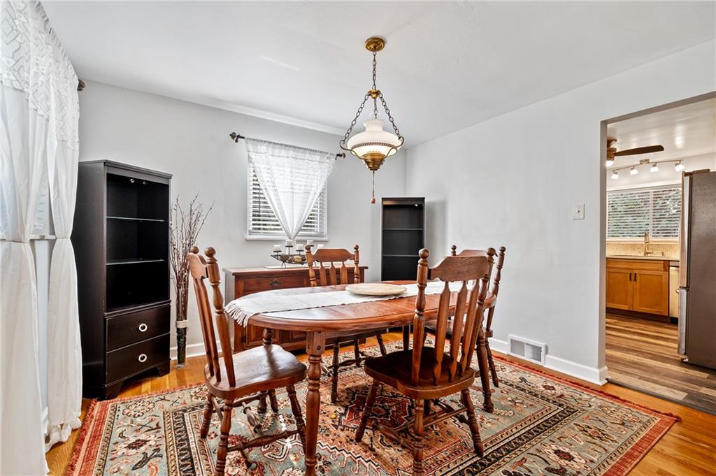331 Eicher Road Pittsburgh, PA 15237 - Photo 6 of 39 Gallery Image 6