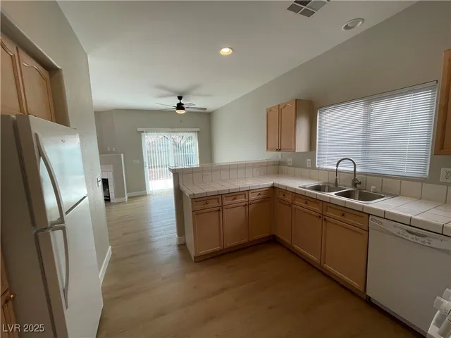 $1,895 | 8463 Antique Cameo Avenue, Las Vegas, NV 89147