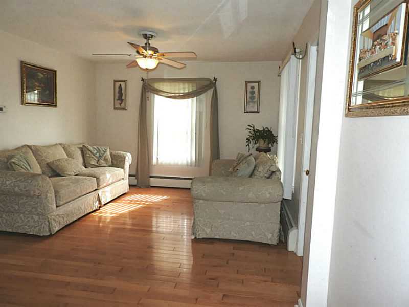 82 Warwick Road Pawtucket, RI 02861 - Photo 7 of 11 Living Room.