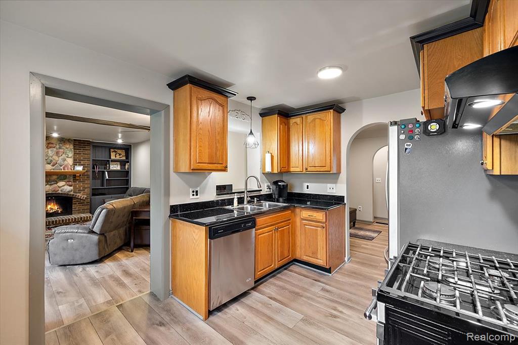 28333 Bayberry Road Farmington, MI 48331 - Photo 12 of 53