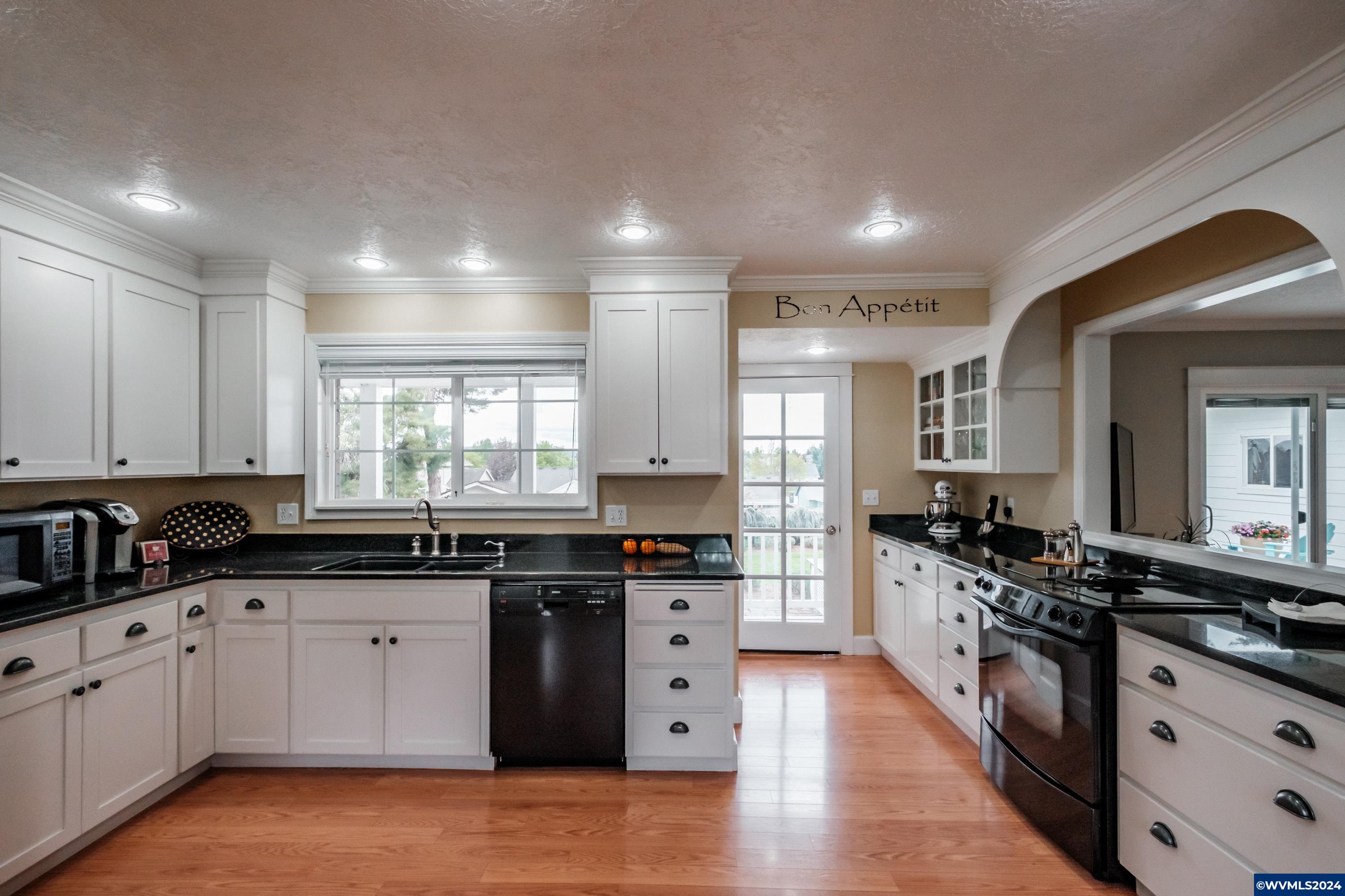 219 Northwest Reed Lane Dallas, OR 97338 - Photo 12 of 42