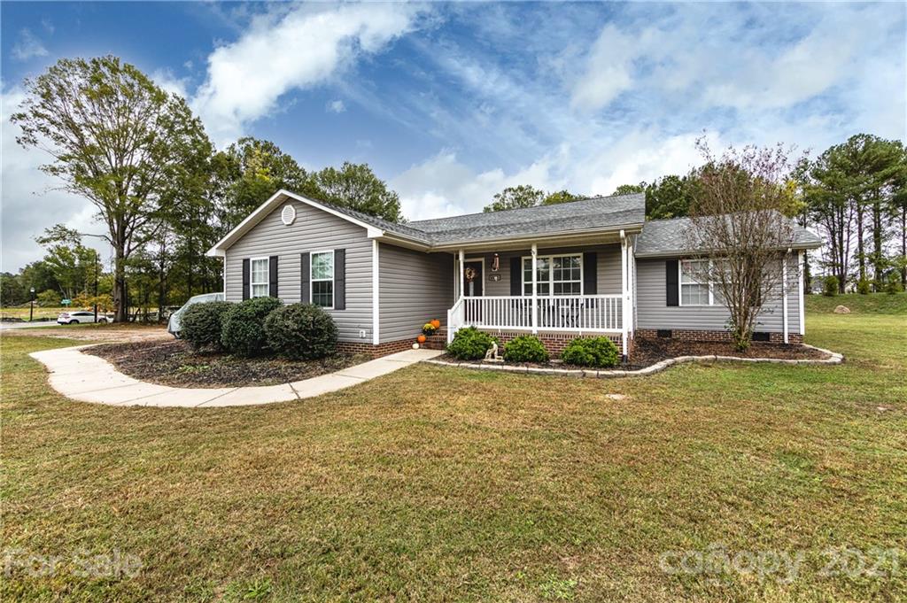 6051 Roberta Road Harrisburg, NC 28075 - Photo 1 of 40 Gallery Image 1