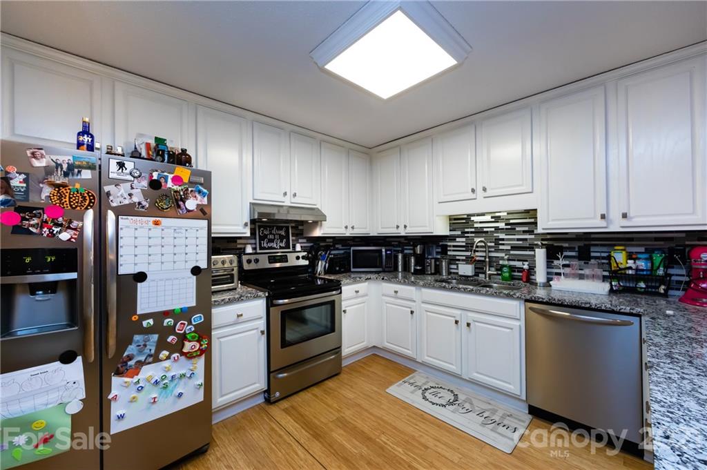 6051 Roberta Road Harrisburg, NC 28075 - Photo 14 of 40 Gallery Image 14
