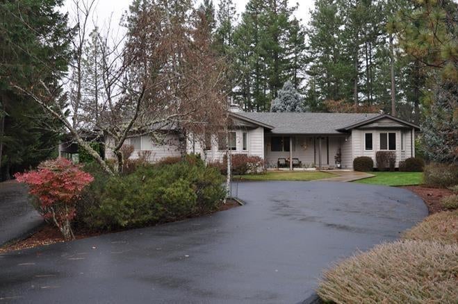 356 Becklin Drive Merlin, OR 97532 - Photo 1 of 29 Circle driveway.