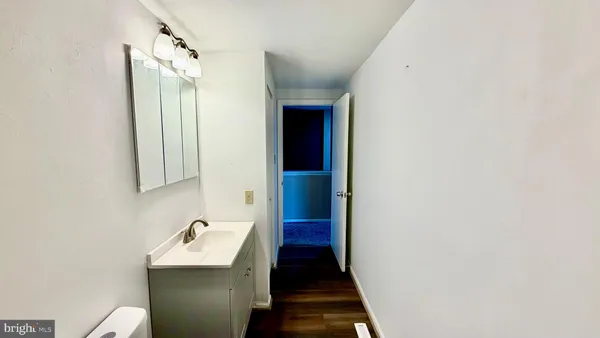 $330,000 | 25 Dorchester Circle, Marlton, NJ 08053