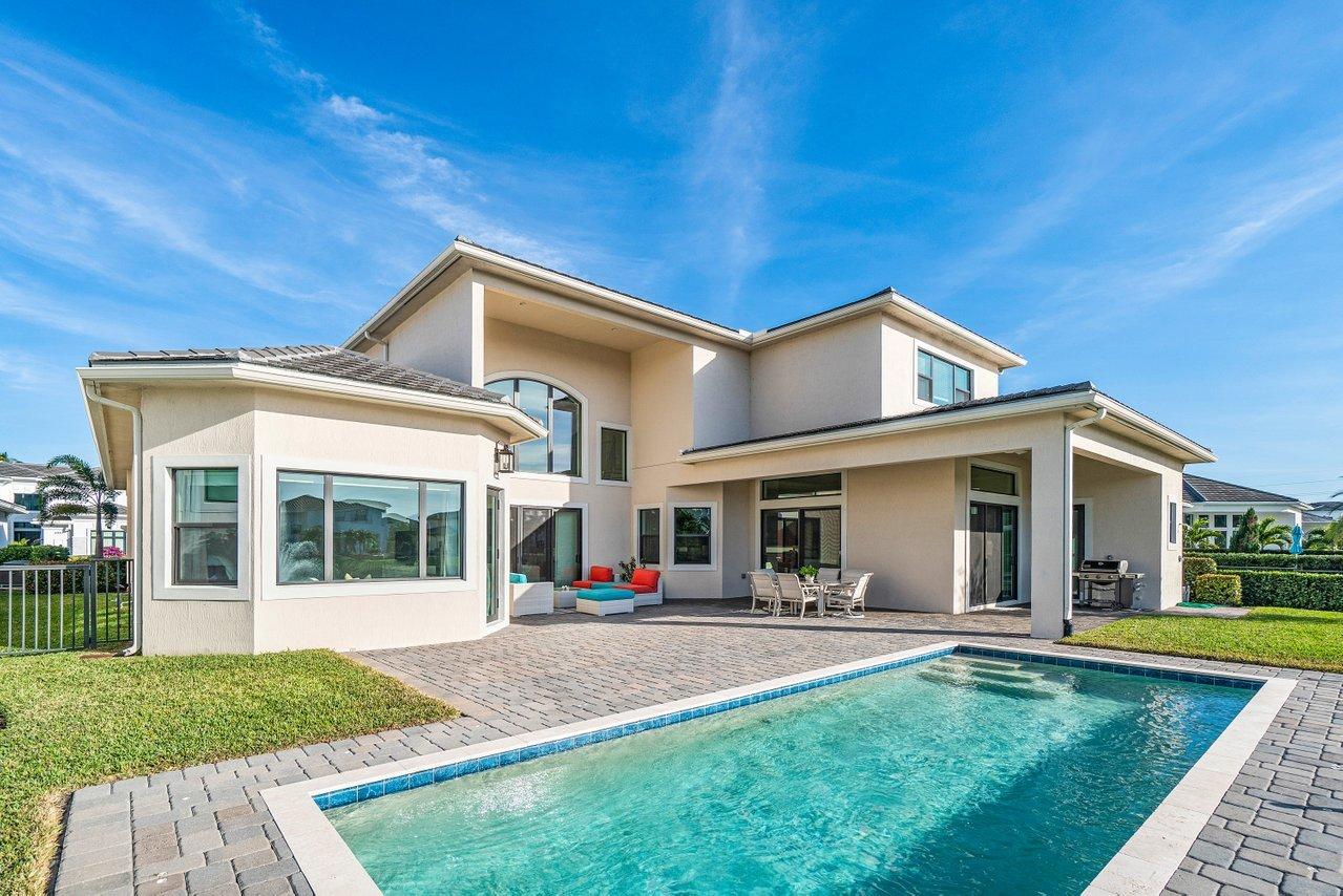 6950 Northwest 25th Way Boca Raton, FL 33496 - Photo 33 of 59 Saltwater Pool