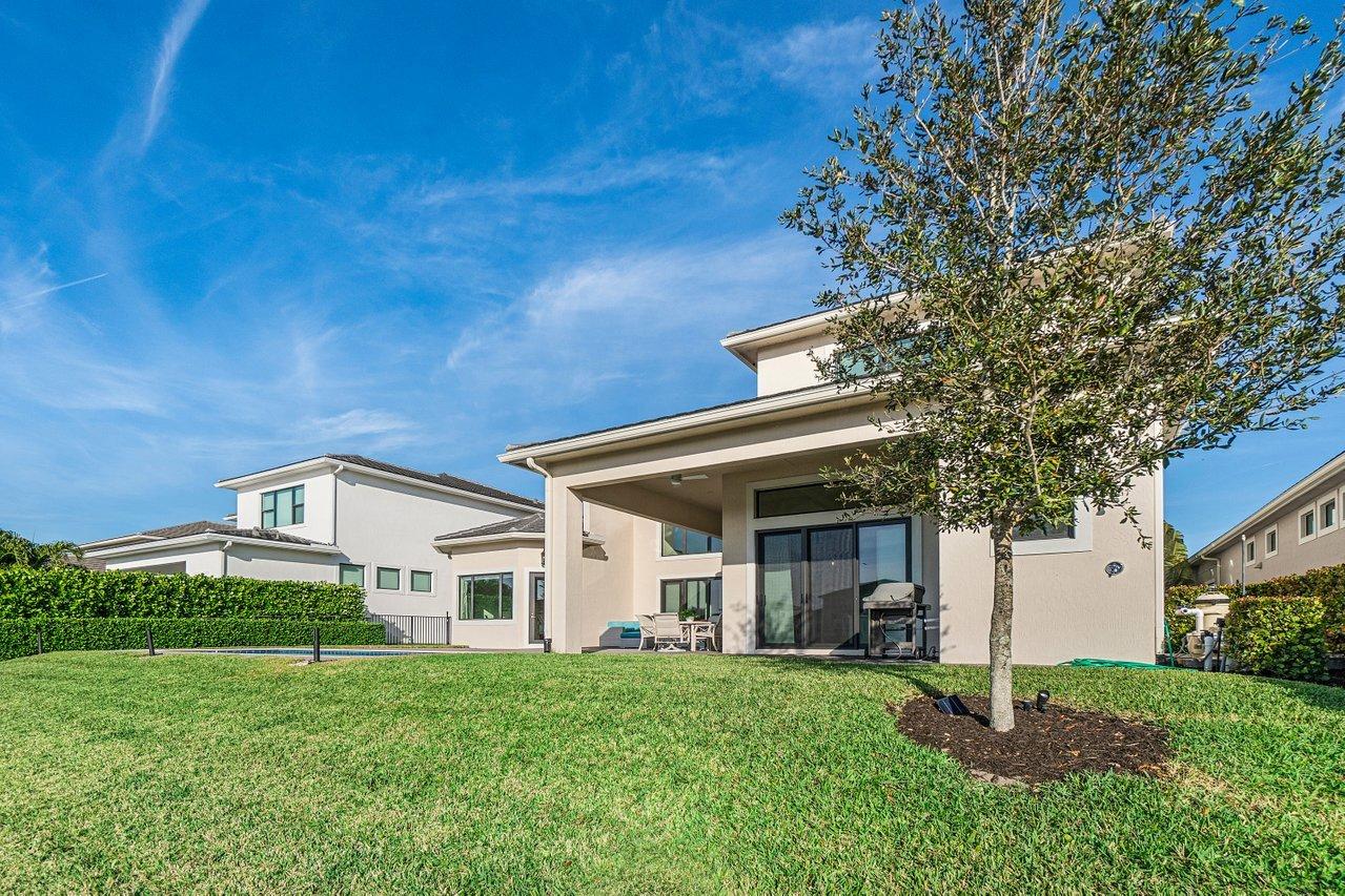 6950 Northwest 25th Way Boca Raton, FL 33496 - Photo 37 of 59 back lawn