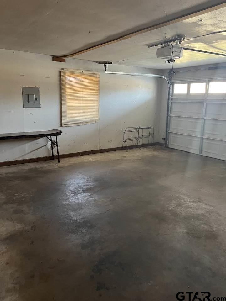 2806 North Glass Avenue Tyler, TX 75702 - Photo 6 of 25