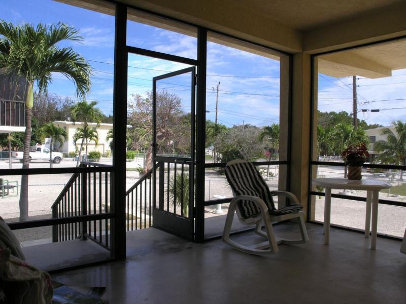 418 3rd Street Key Largo, FL 33037 - Photo 2 of 8 patio