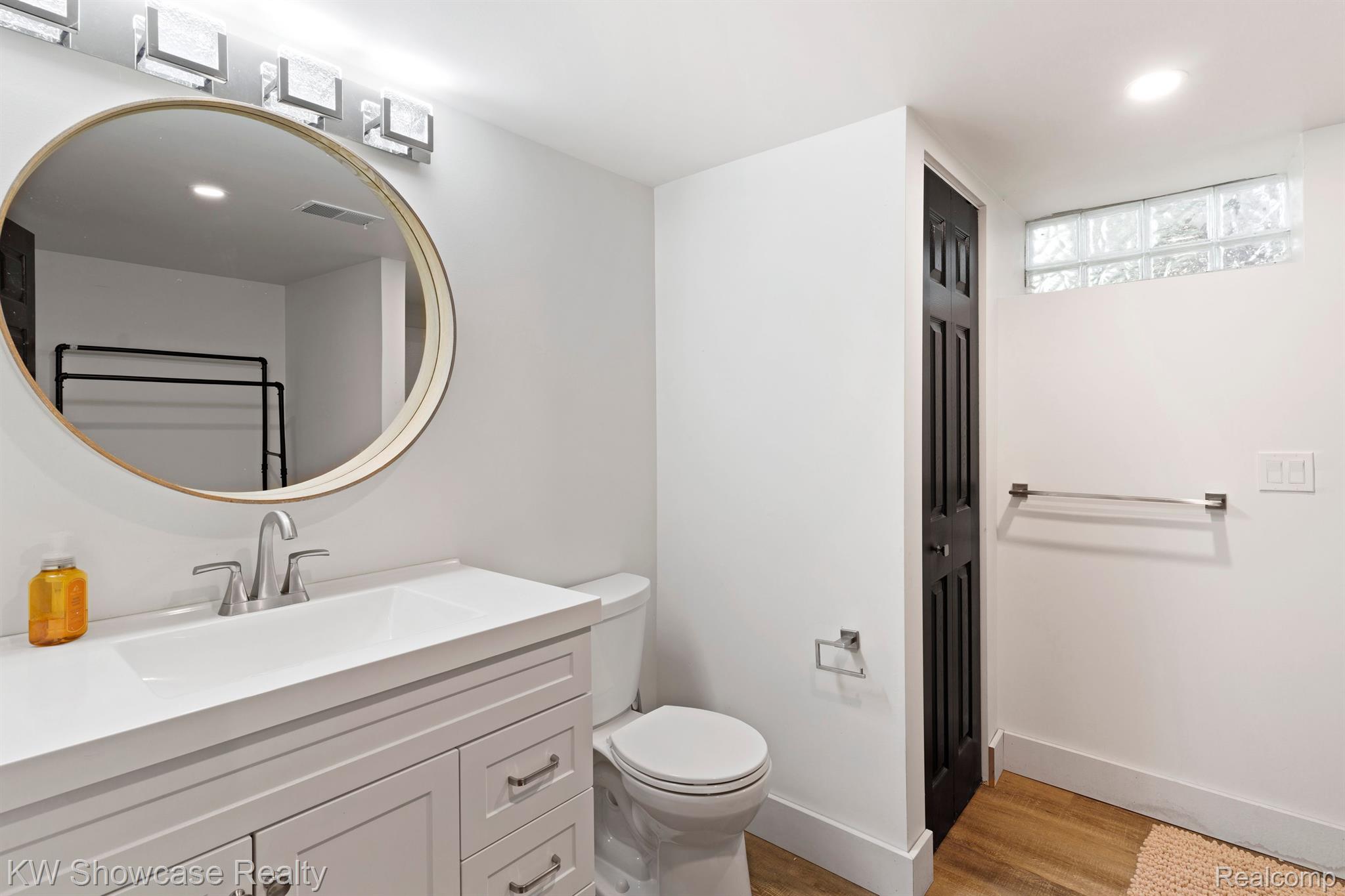 54048 Mound Road Utica, MI 48316 - Photo 30 of 37 Gallery Image 30