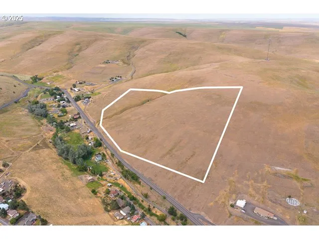 a view of an ocean beach