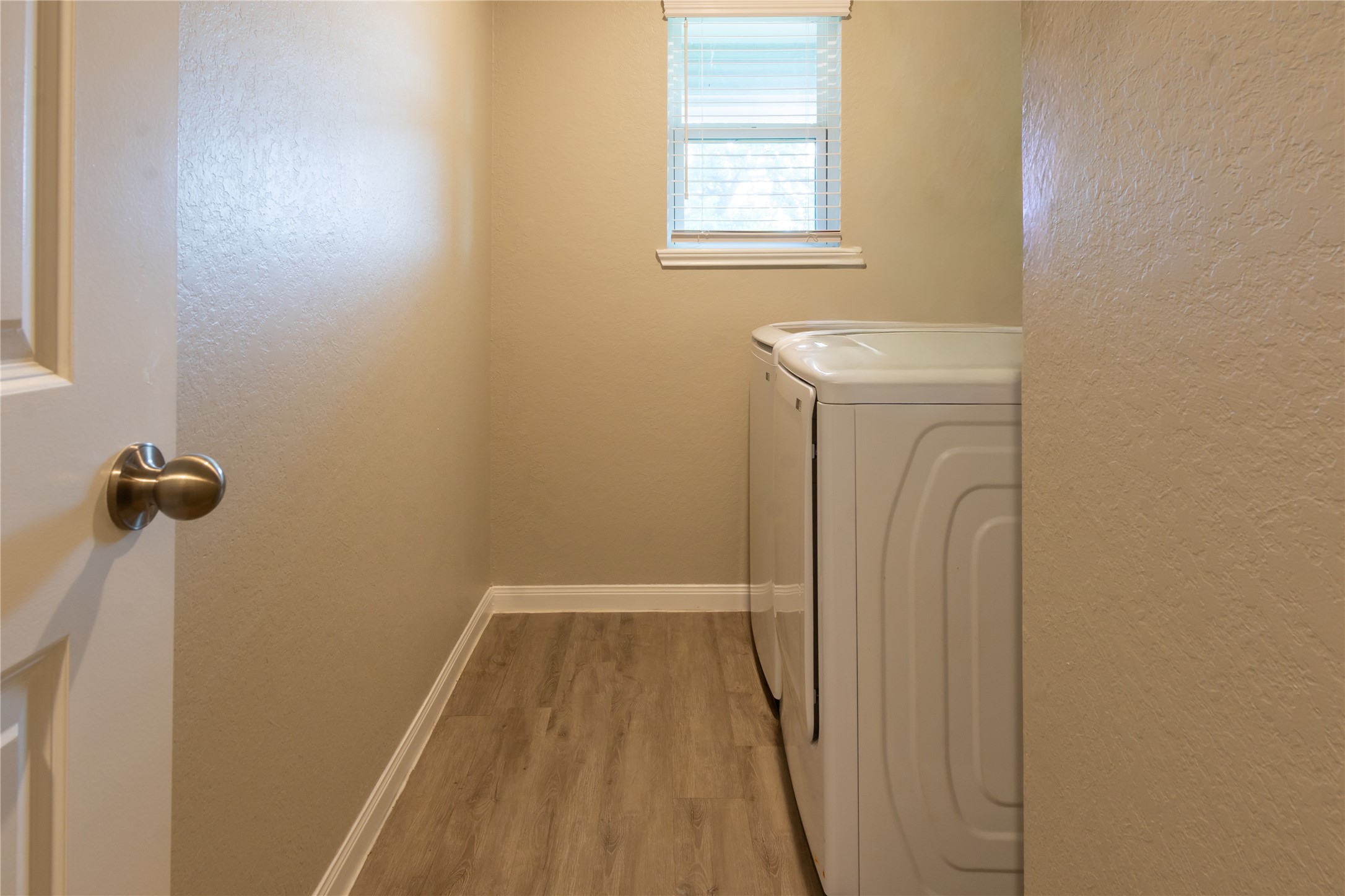 38340 Park View Drive Hempstead, TX 77445 - Photo 8 of 25 a view of a bathroom with a sink