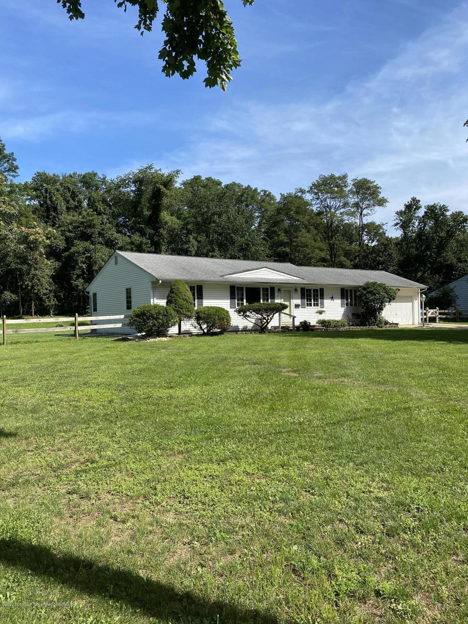 27 Highview Circle Middletown, NJ 07748 - Photo 1 of 14 IMG_3605