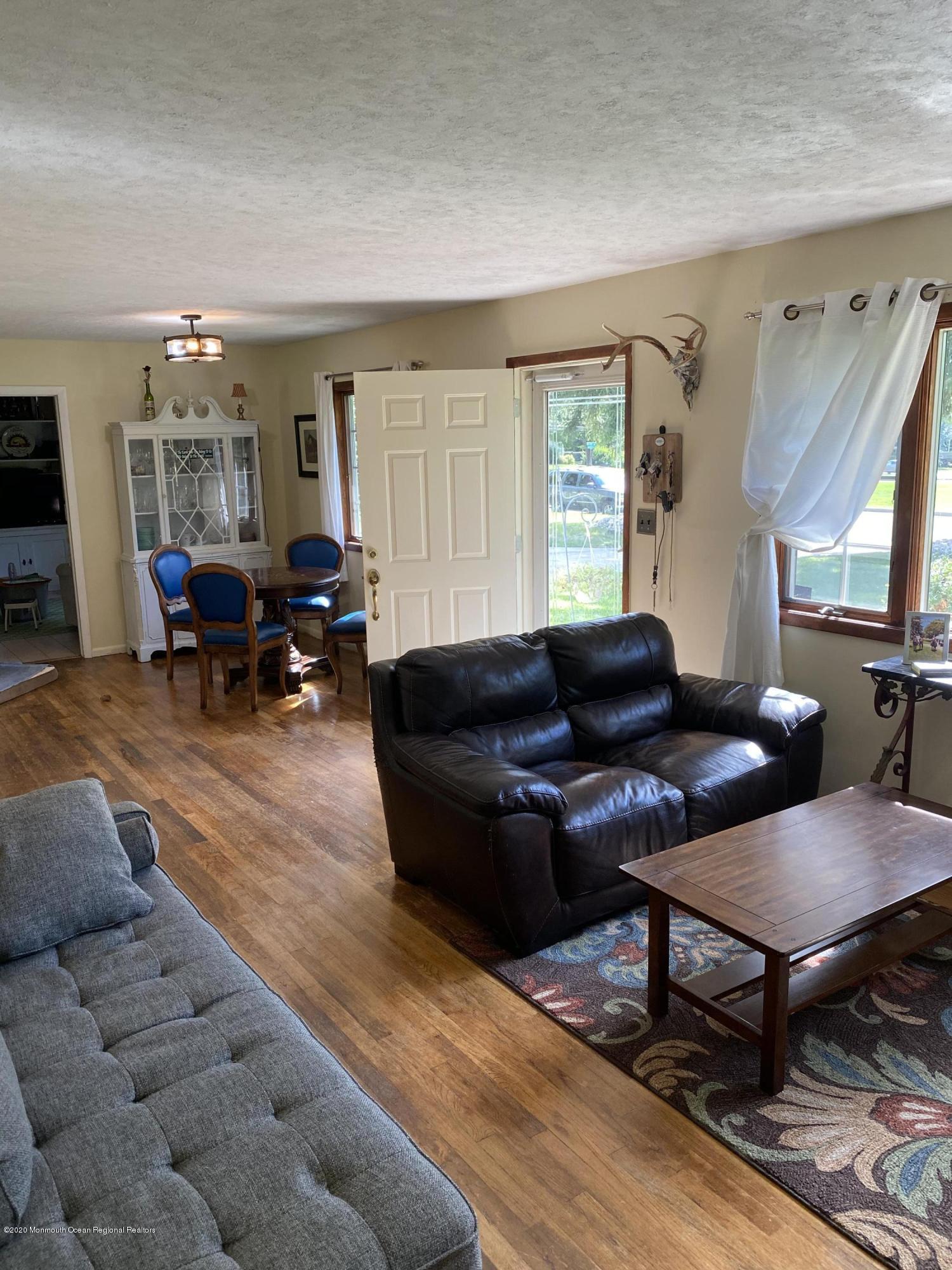 27 Highview Circle Middletown, NJ 07748 - Photo 6 of 14 IMG_3623