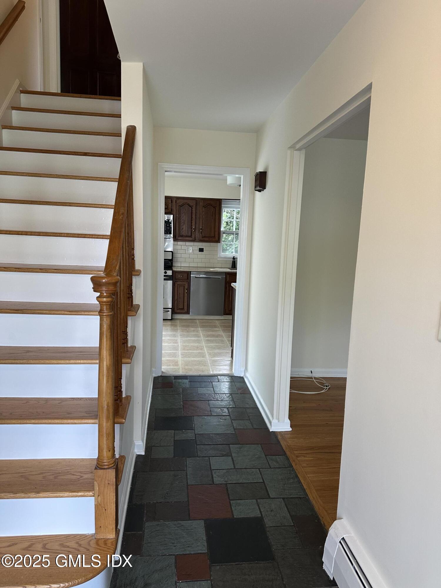 8 Griffith Road Riverside, CT 06878 - Photo 3 of 18 IMG_0857