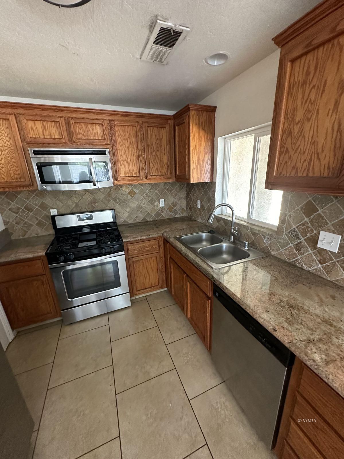 530 South Sunset Street Ridgecrest, CA 93555 - Photo 11 of 19
