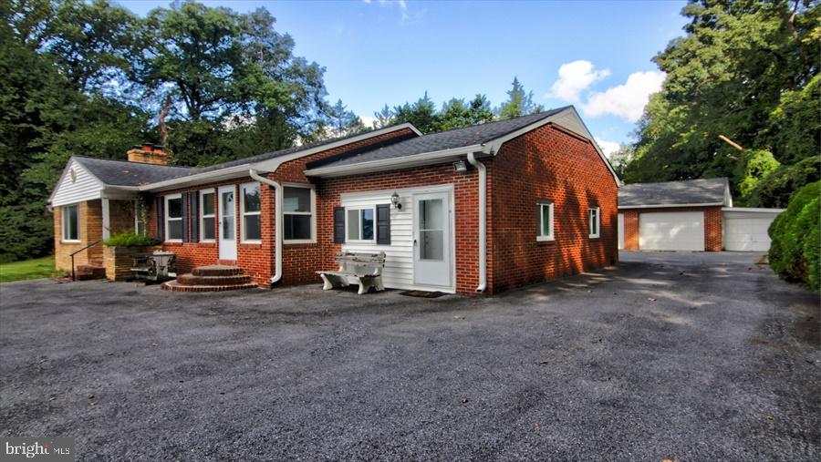 15306 Hall Road Bowie, MD 20721 - Photo 3 of 44 Gallery Image 3