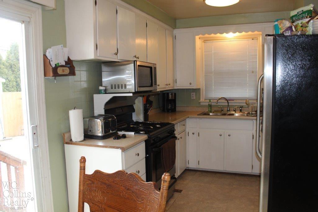 25186 Hayes Road Roseville, MI 48066 - Photo 9 of 12