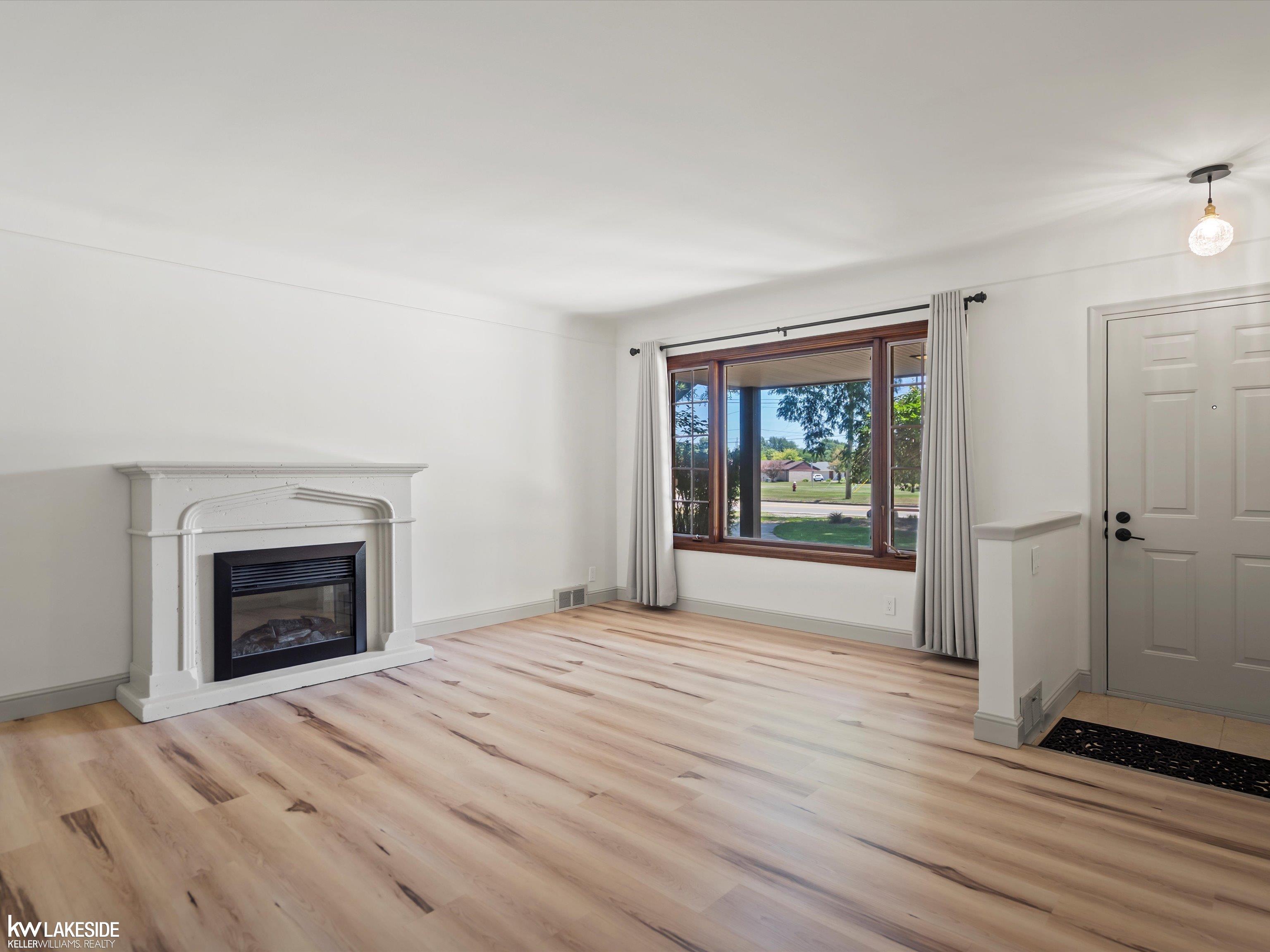 11585 Chicago Road Warren, MI 48093 - Photo 15 of 55