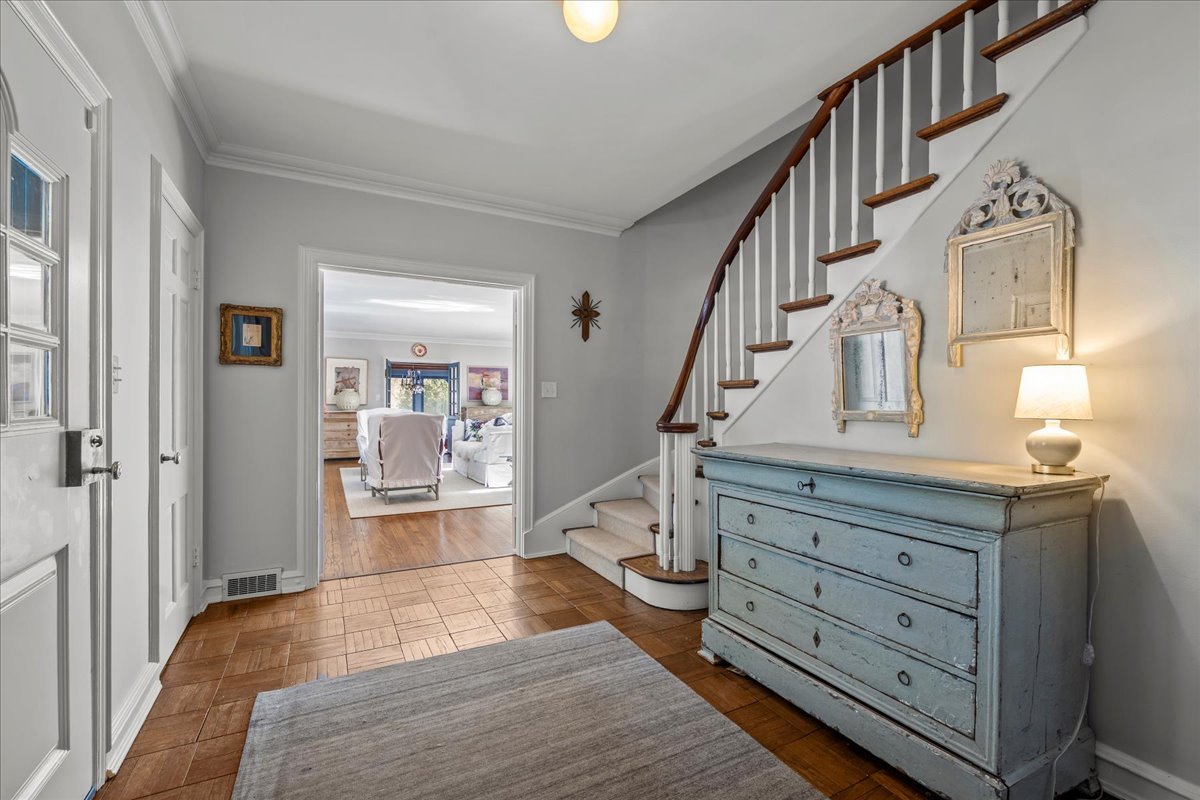 1163 Romona Road Wilmette, IL 60091 - Photo 4 of 36