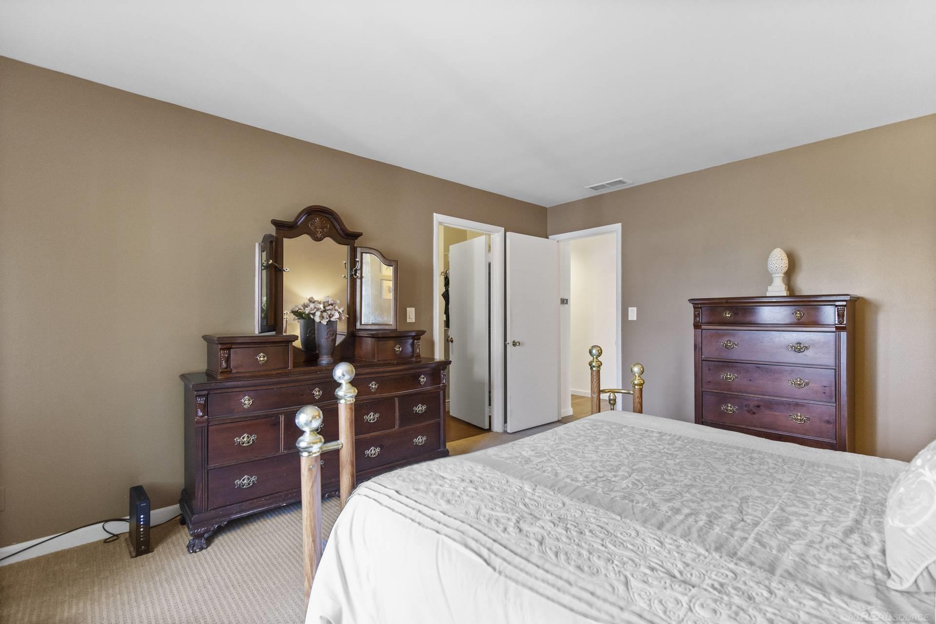 1501 River Road St. Clair, MI 48079 - Photo 14 of 28 50172265-30b32311-7c96-449d-97e7-99e3c5ec1857.JPG