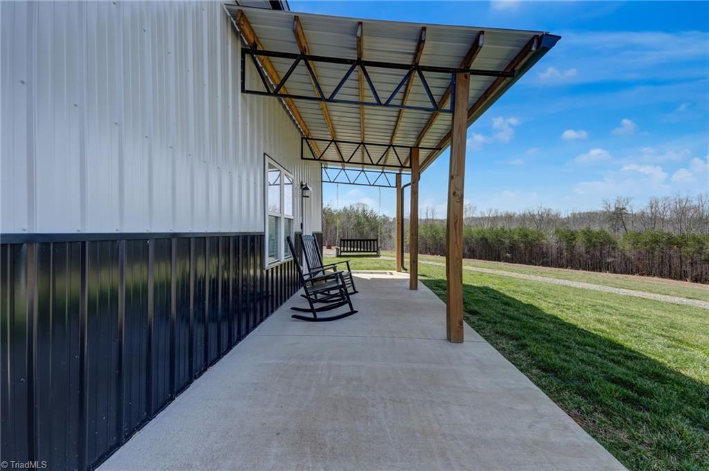 1034 Brooks Road Reidsville, NC 27320 - Photo 3 of 37