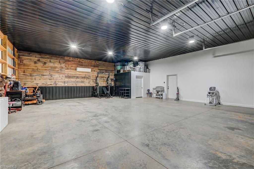 1034 Brooks Road Reidsville, NC 27320 - Photo 7 of 37