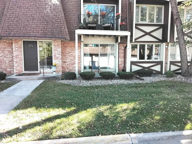 $134,750 | 12721 Park Place, Unit 2B, Crestwood, IL 60418