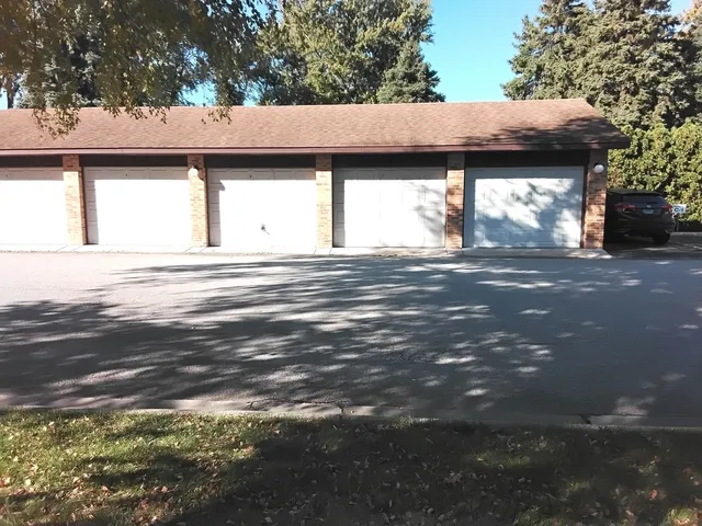 $134,750 | 12721 Park Place, Unit 2B, Crestwood, IL 60418