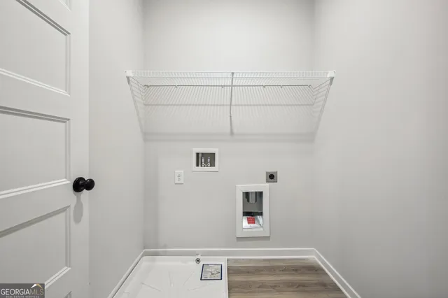 a view of a house with swimming pool and a yard